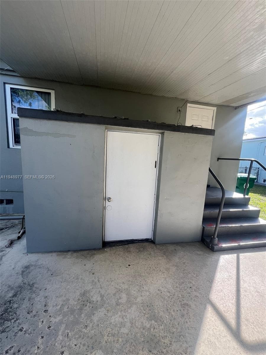 5561 SW 5th Ter, Miami FL 33134 — 22