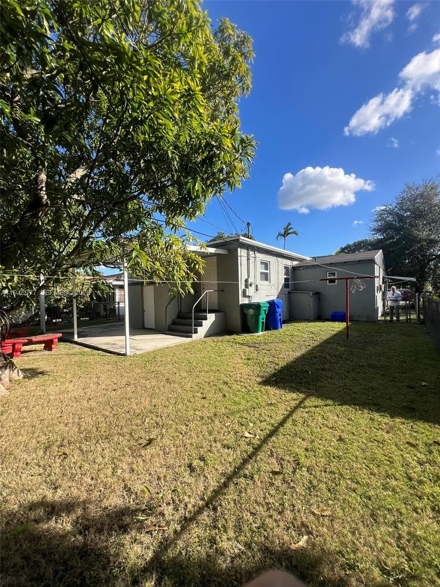 5561 SW 5th Ter, Miami FL 33134 — 20