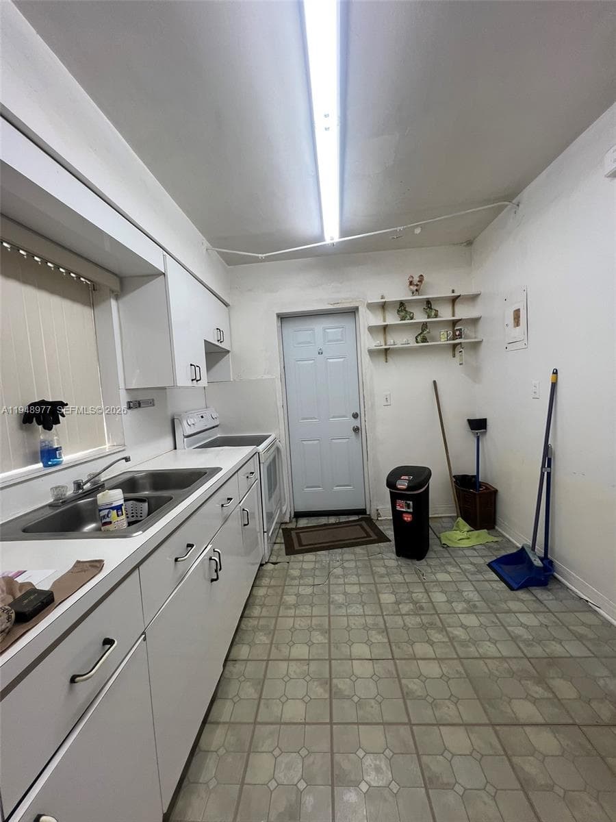 5561 SW 5th Ter, Miami FL 33134 — 14