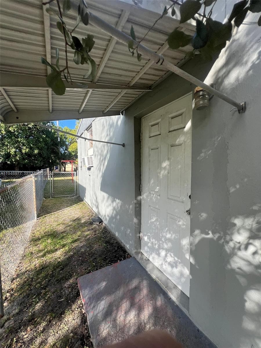 5561 SW 5th Ter, Miami FL 33134 — 19