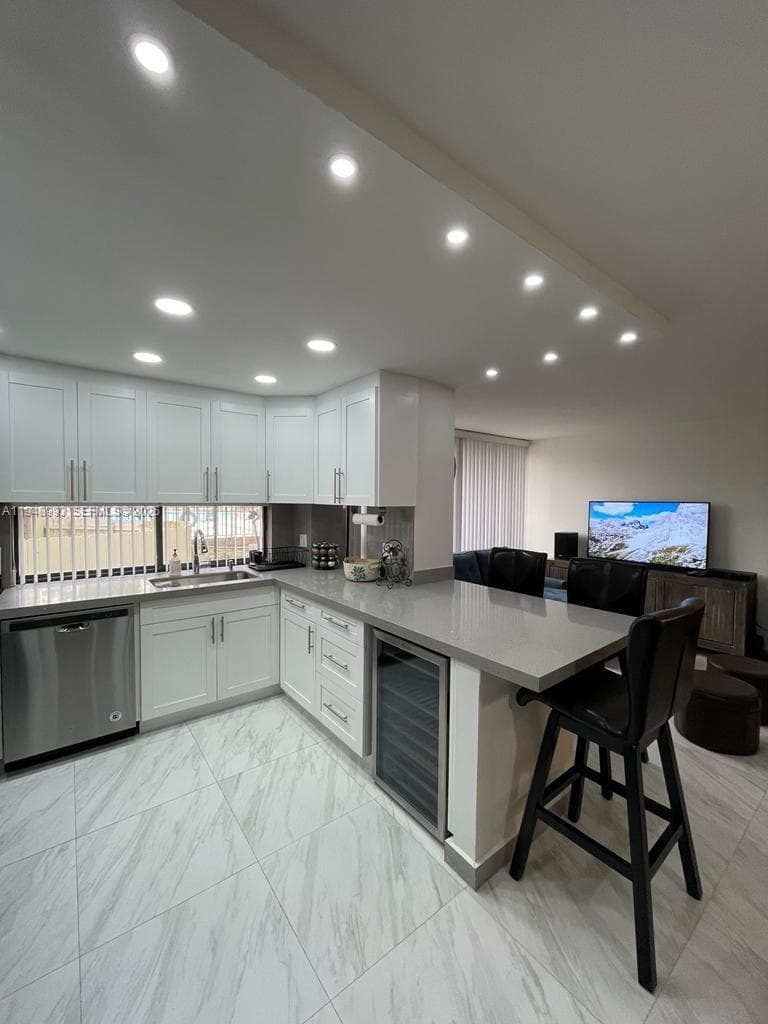 16919 N Bay Rd # 104, Sunny Isles Beach FL 33160 — 16