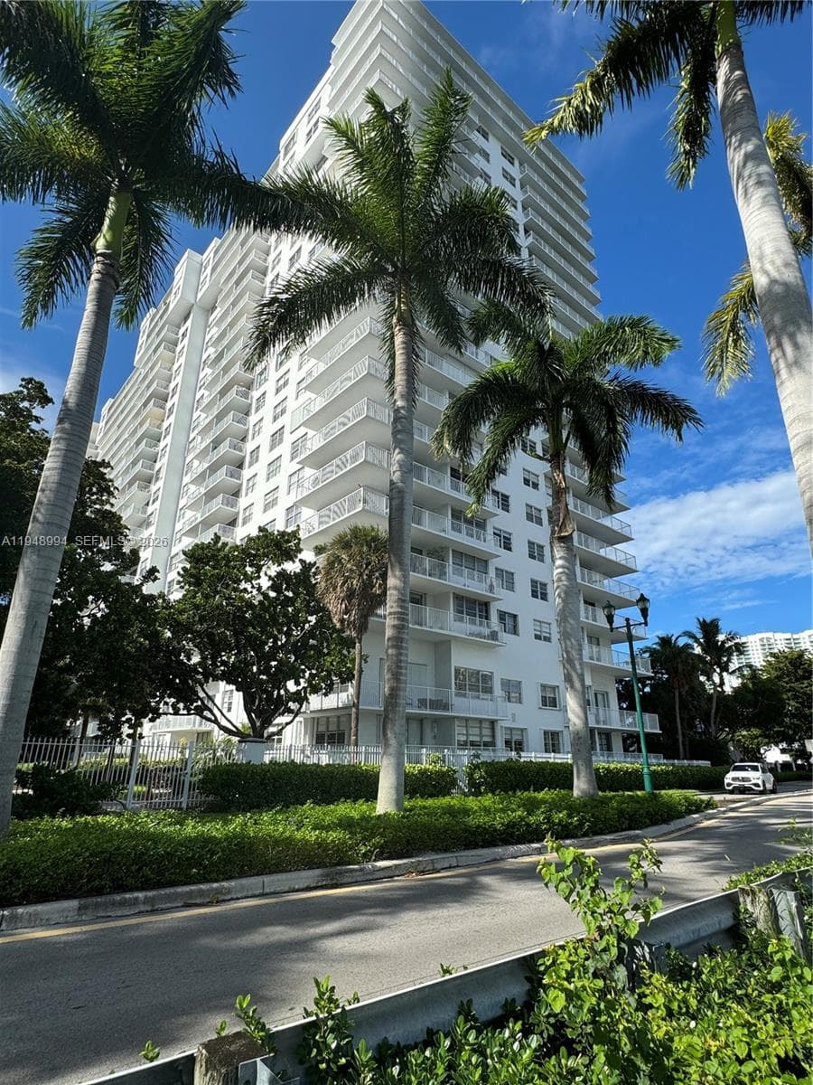 2851 NE 183rd St # 303E, Aventura FL 33160 — 36