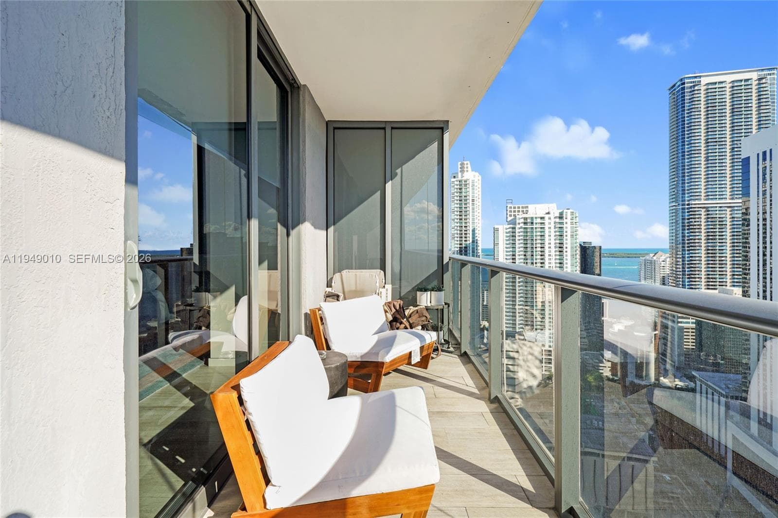 45 SW 9th St # 3405, Miami FL 33130 — 17