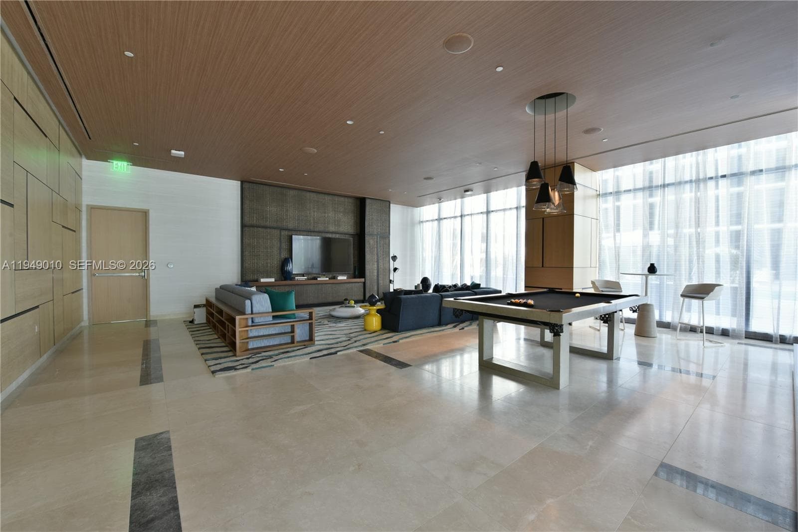 45 SW 9th St # 3405, Miami FL 33130 — 30