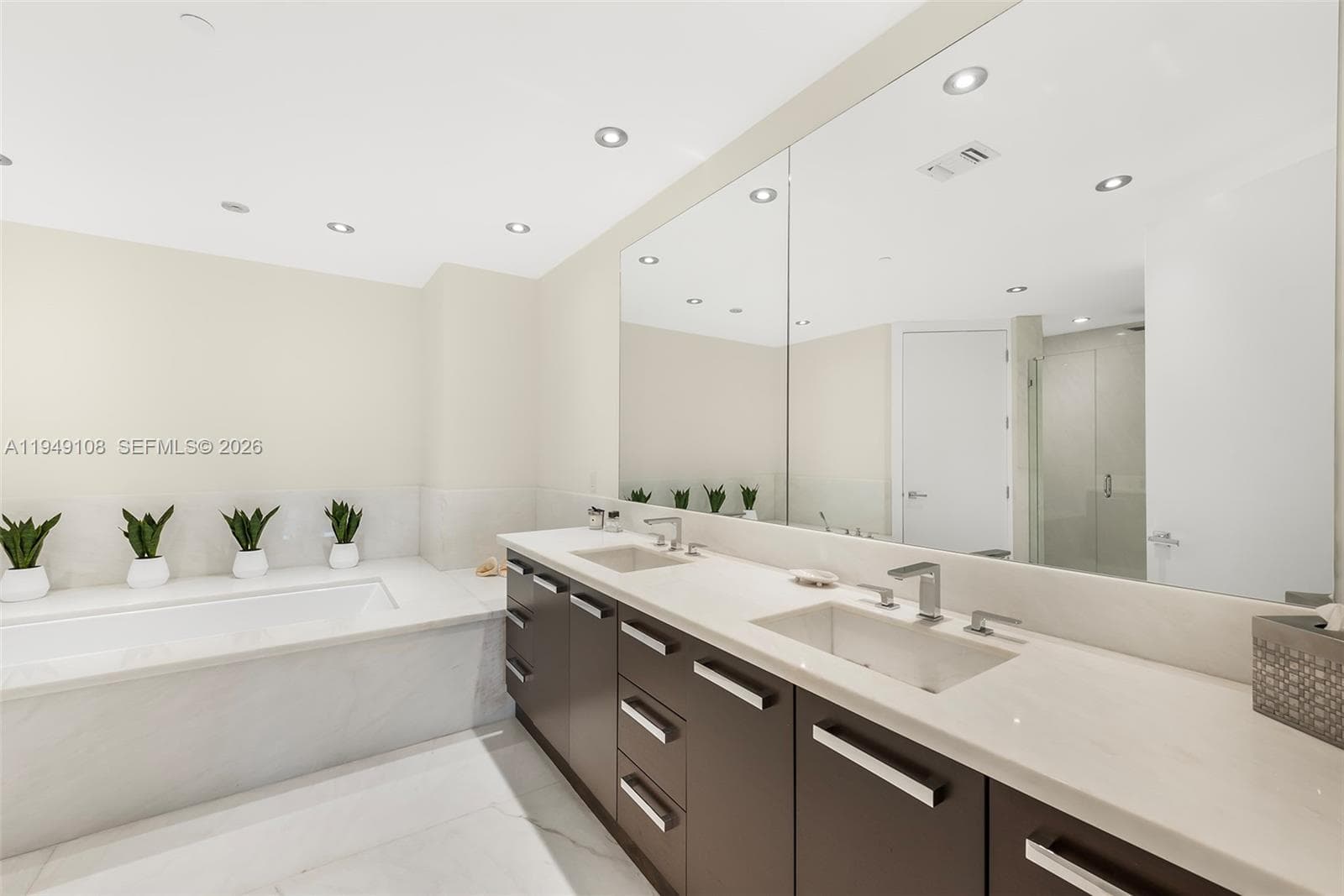5959 Collins Ave # 606, Miami Beach FL 33140 — 27