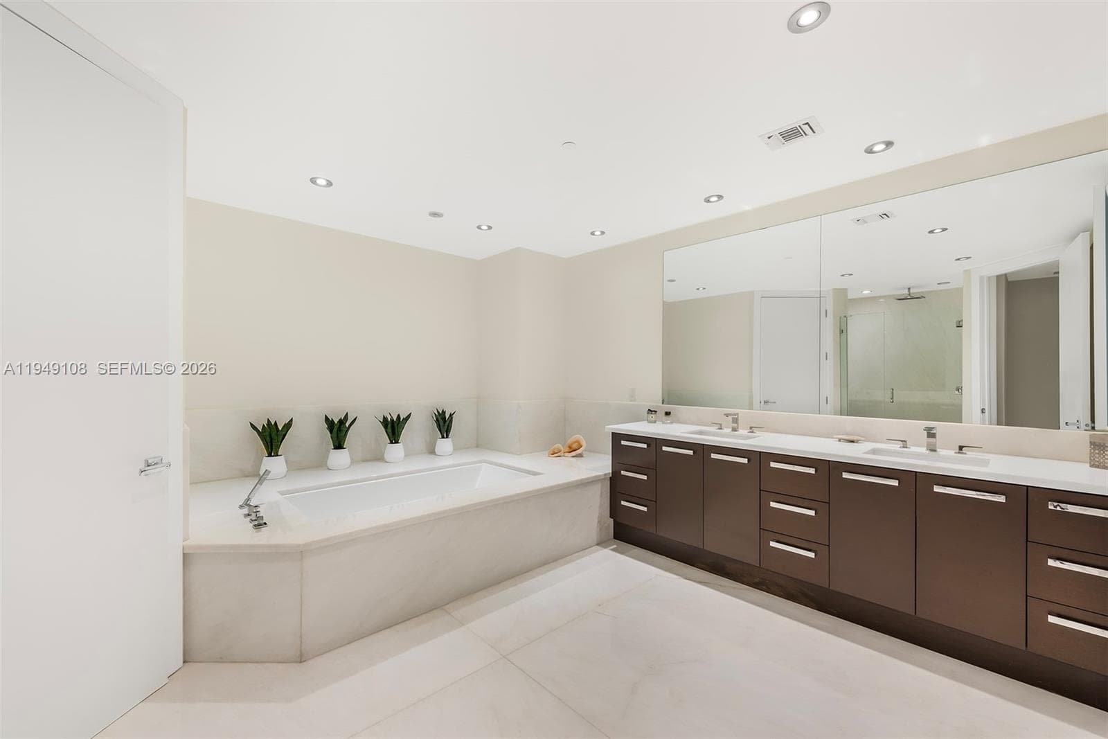 5959 Collins Ave # 606, Miami Beach FL 33140 — 28