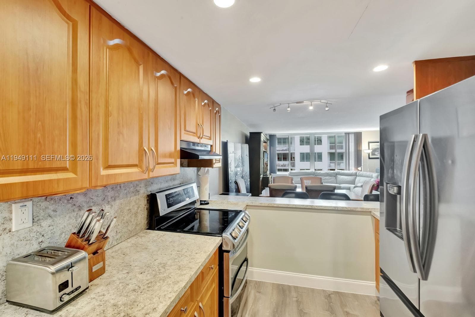 5401 Collins Ave # 340, Miami Beach FL 33140 — 7