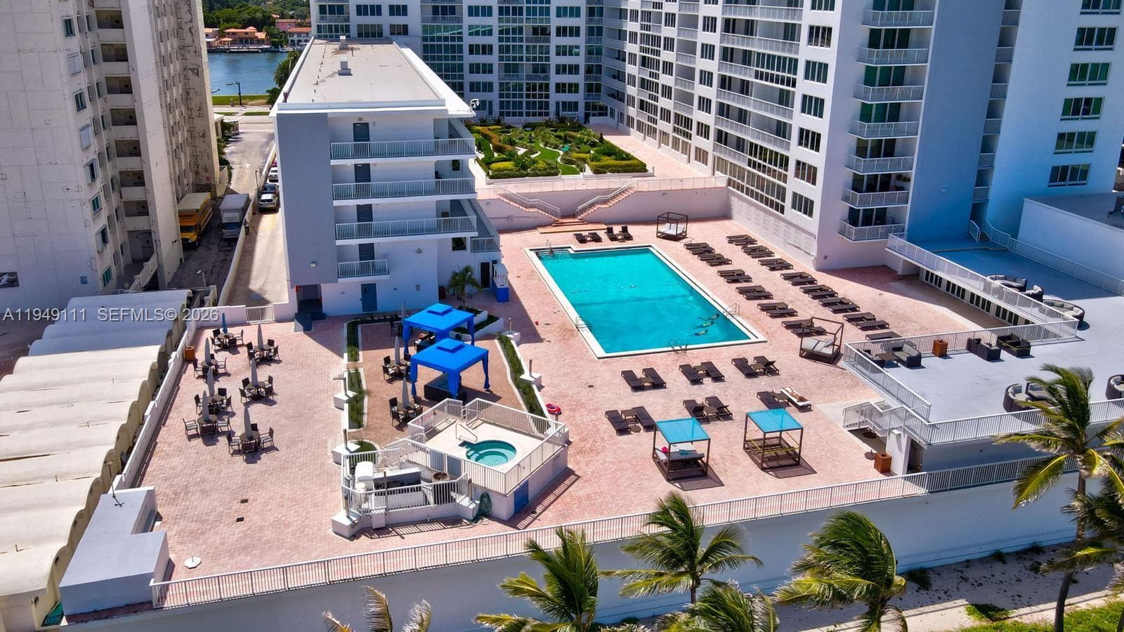 5401 Collins Ave # 340, Miami Beach FL 33140 — 24