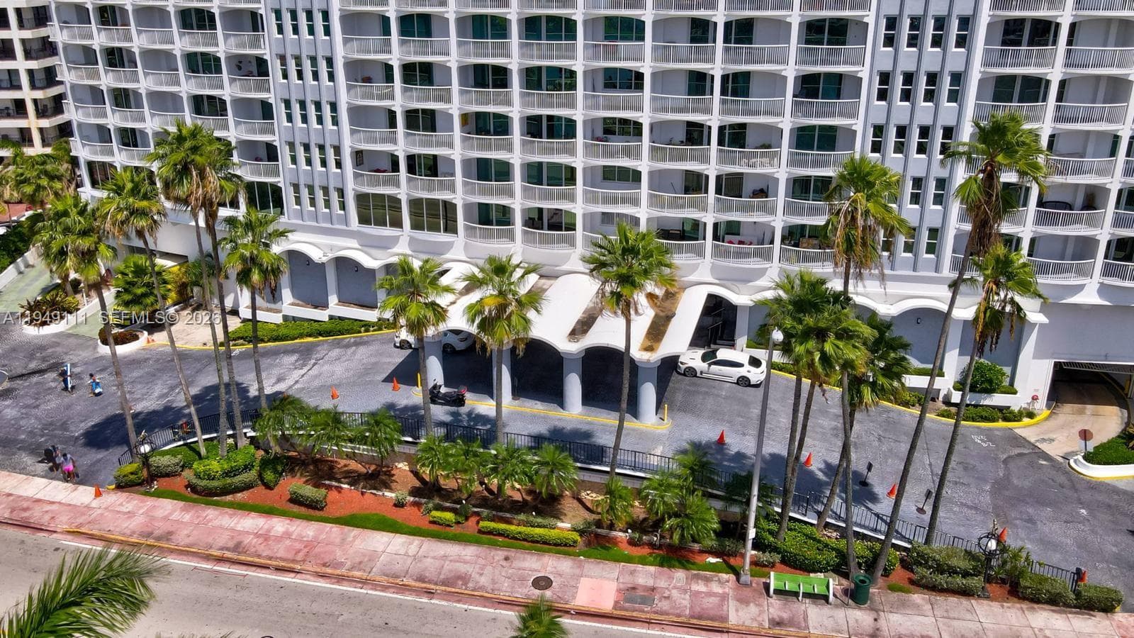 5401 Collins Ave # 340, Miami Beach FL 33140 — 30
