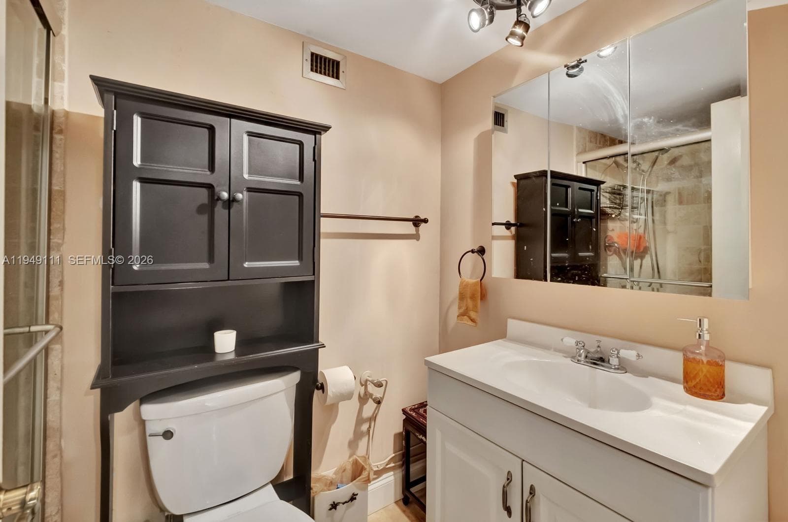 5401 Collins Ave # 340, Miami Beach FL 33140 — 14