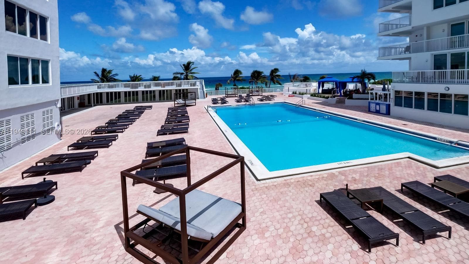 5401 Collins Ave # 340, Miami Beach FL 33140 — 37