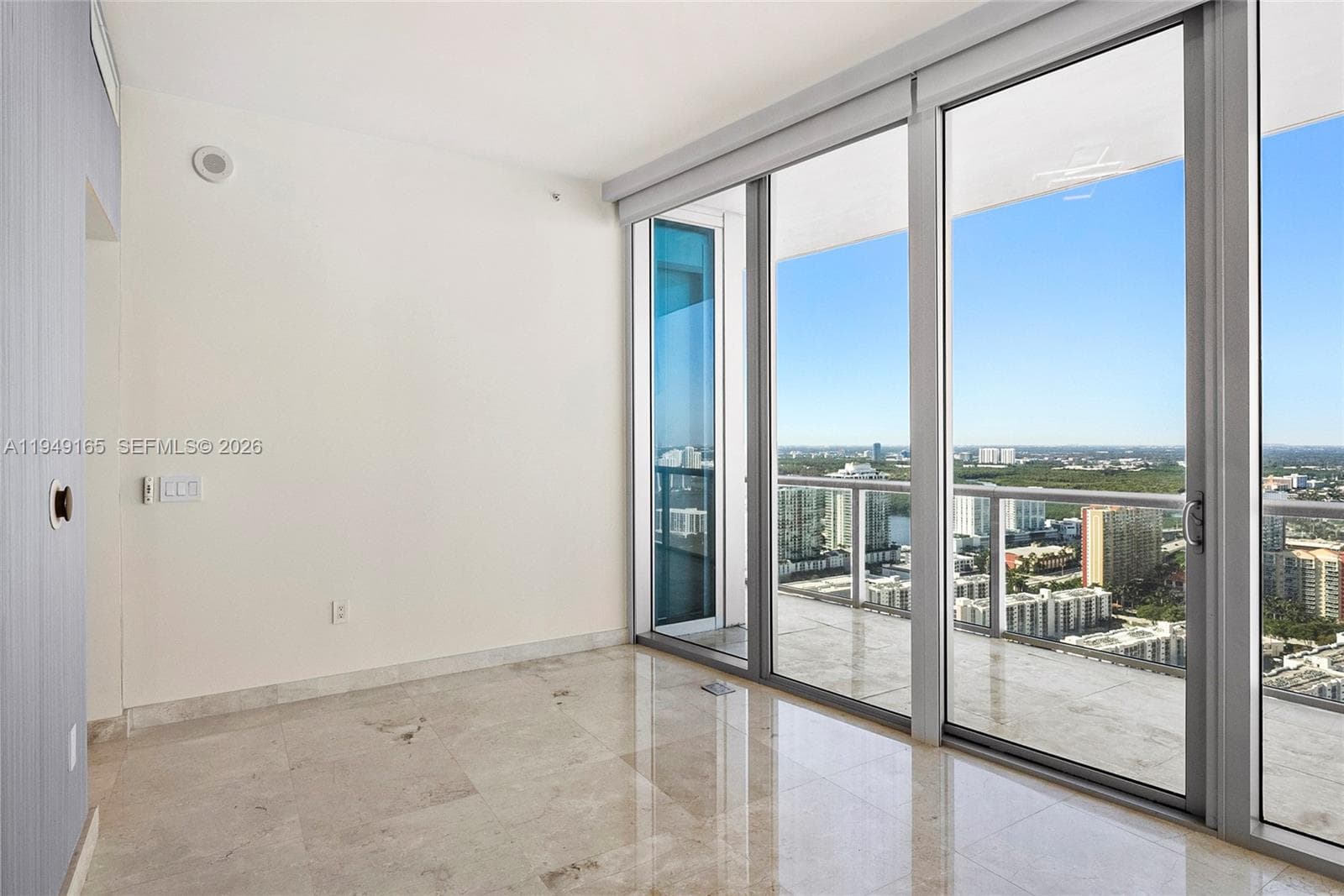 17001 Collins Ave # 4208, Sunny Isles Beach FL 33160 — 32