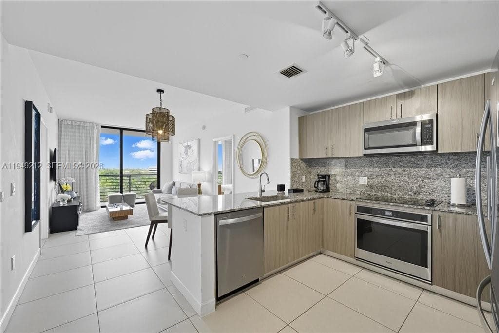 5350 NW 84th Ave # 505, Doral FL 33166 — 19