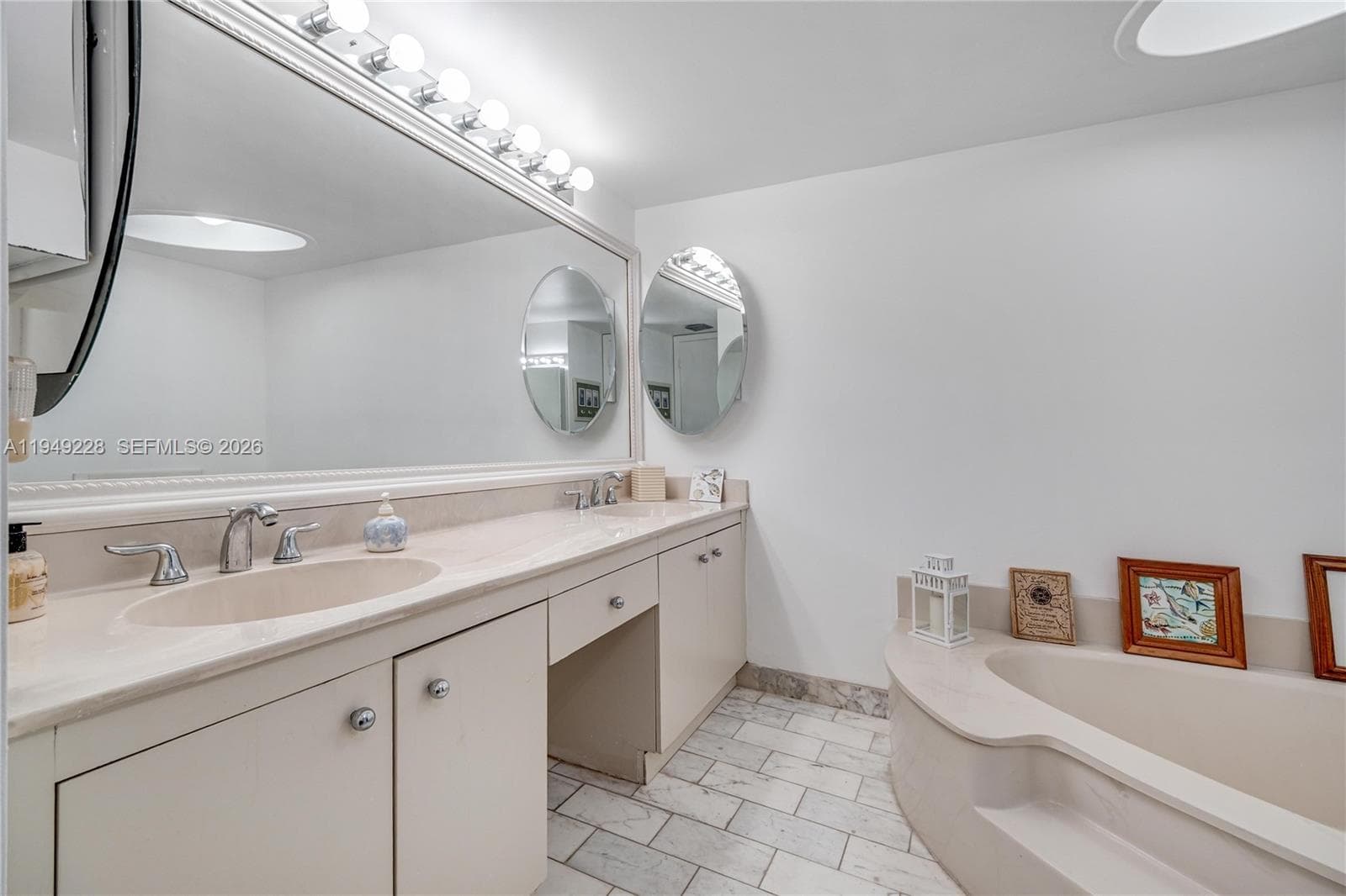 4000 Towerside Ter # 301, Miami FL 33138 — 18