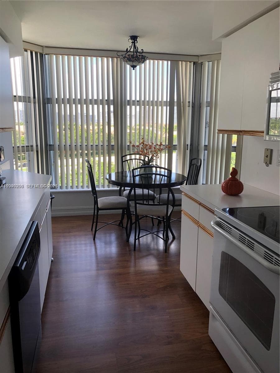 3400 NE 192nd St # 609, Aventura FL 33180 — 14
