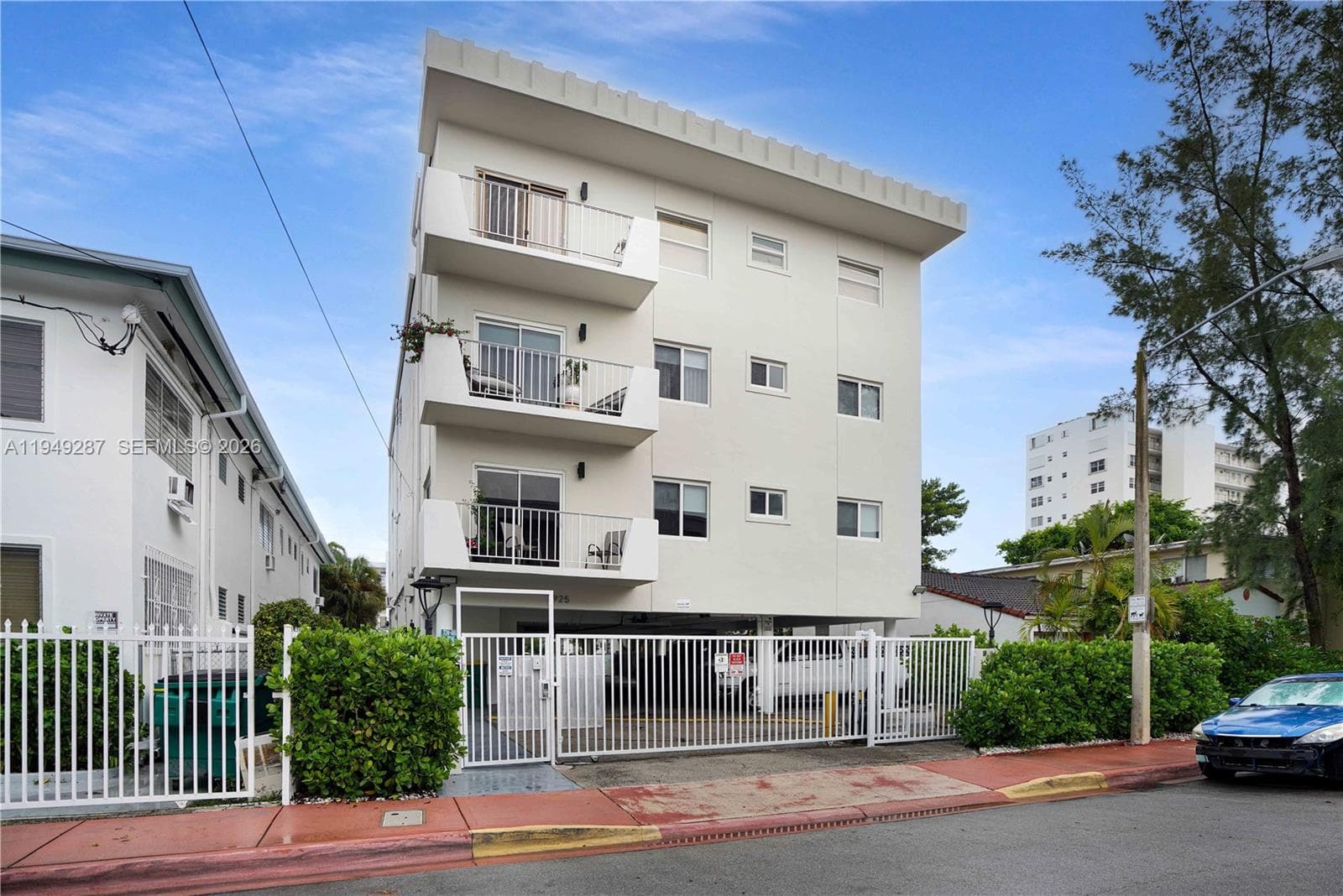 7925 Carlyle Ave # 202, Miami Beach FL 33141 — 6