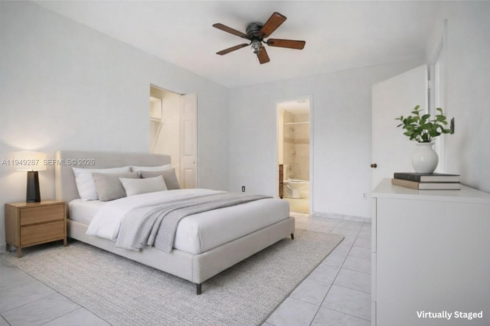 7925 Carlyle Ave # 202, Miami Beach FL 33141 — 4