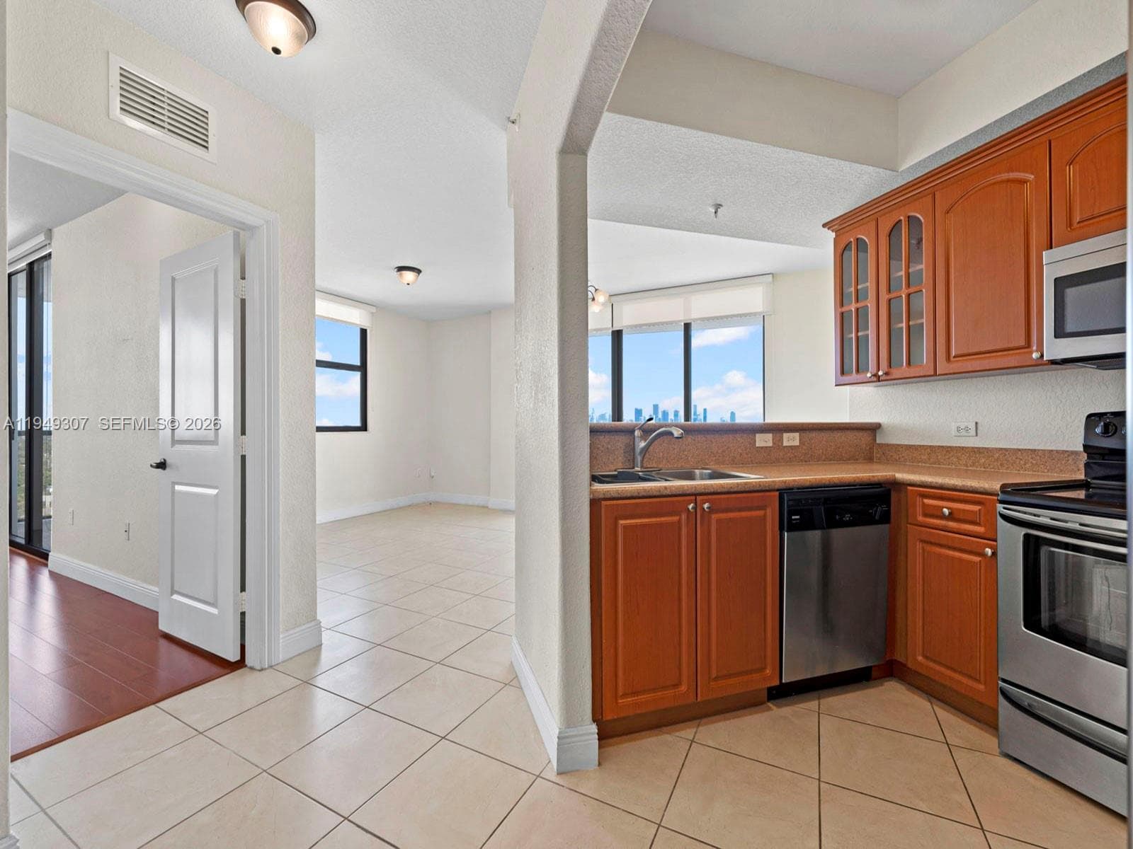 2301 SW 27th Ave # 1403, Miami FL 33145 — 6
