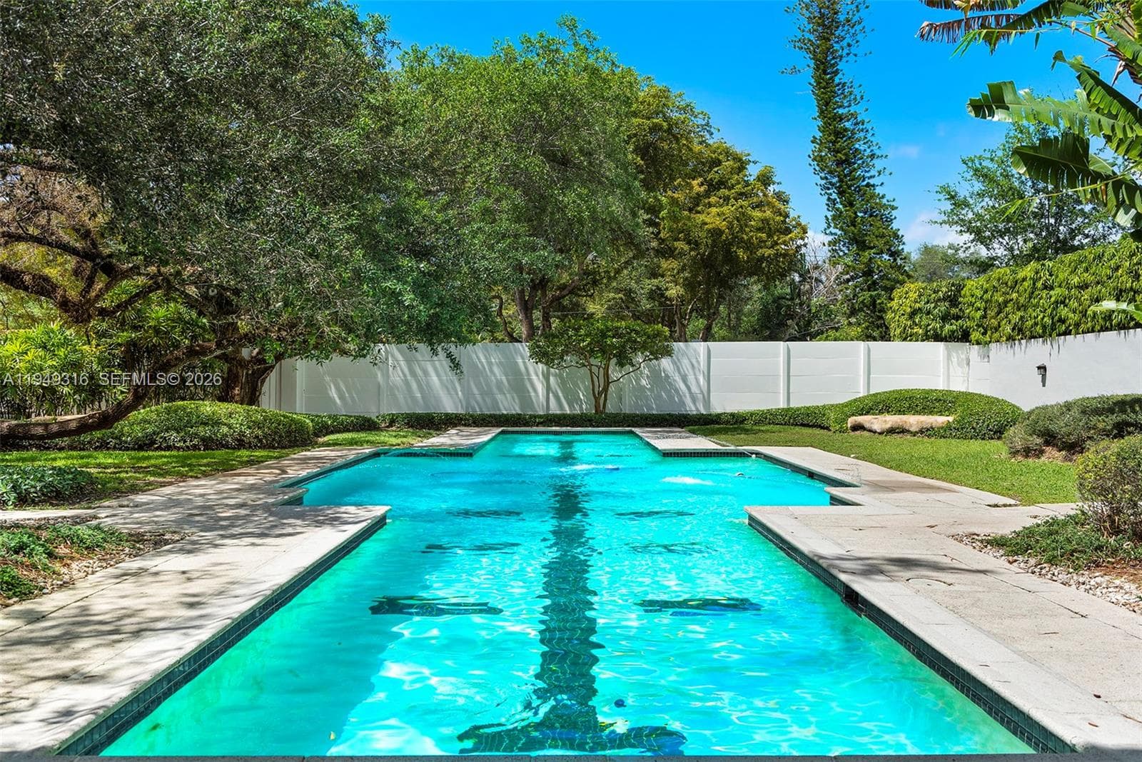4191 Lybyer Ave, Miami FL 33133 — 52