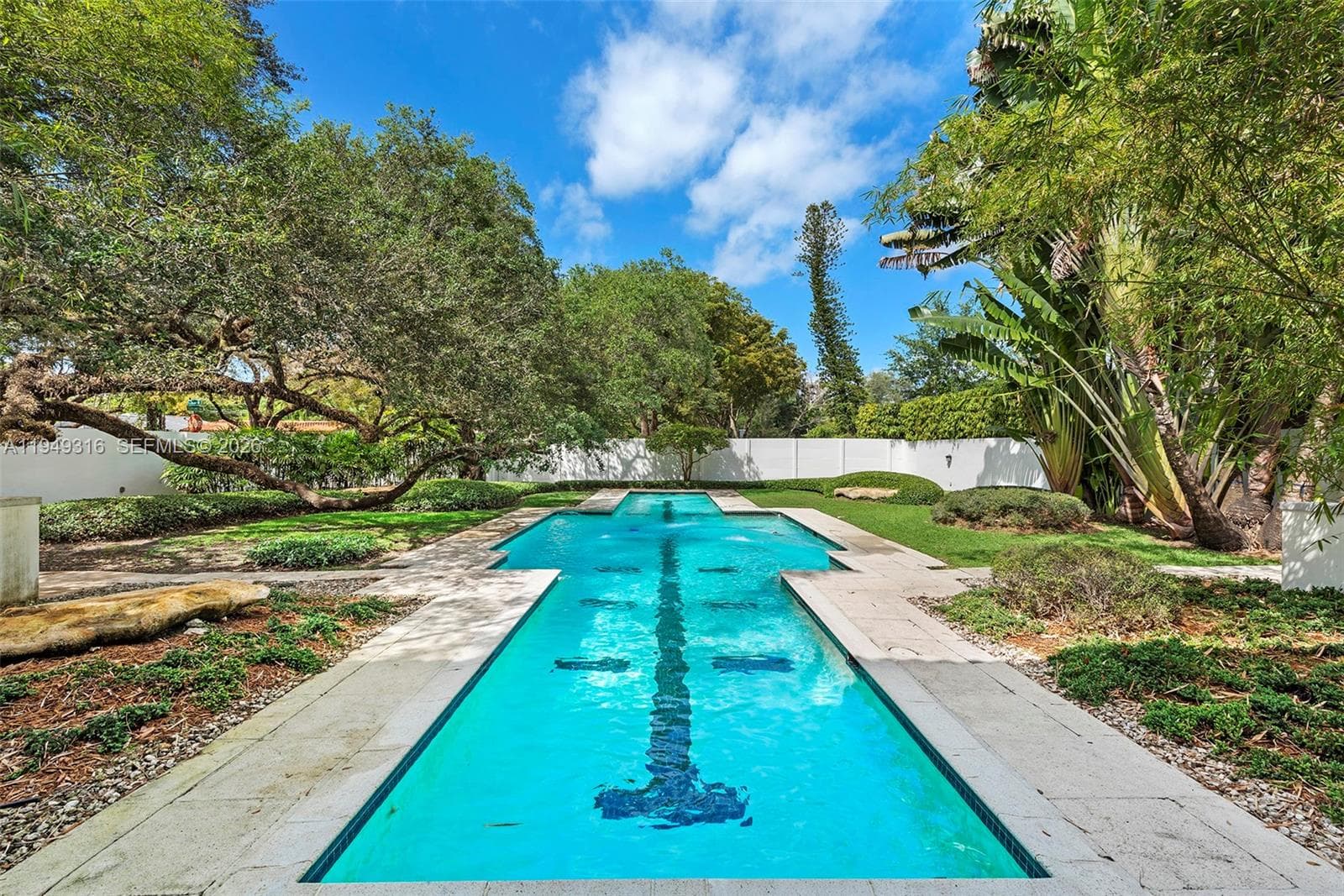 4191 Lybyer Ave, Miami FL 33133 — 16