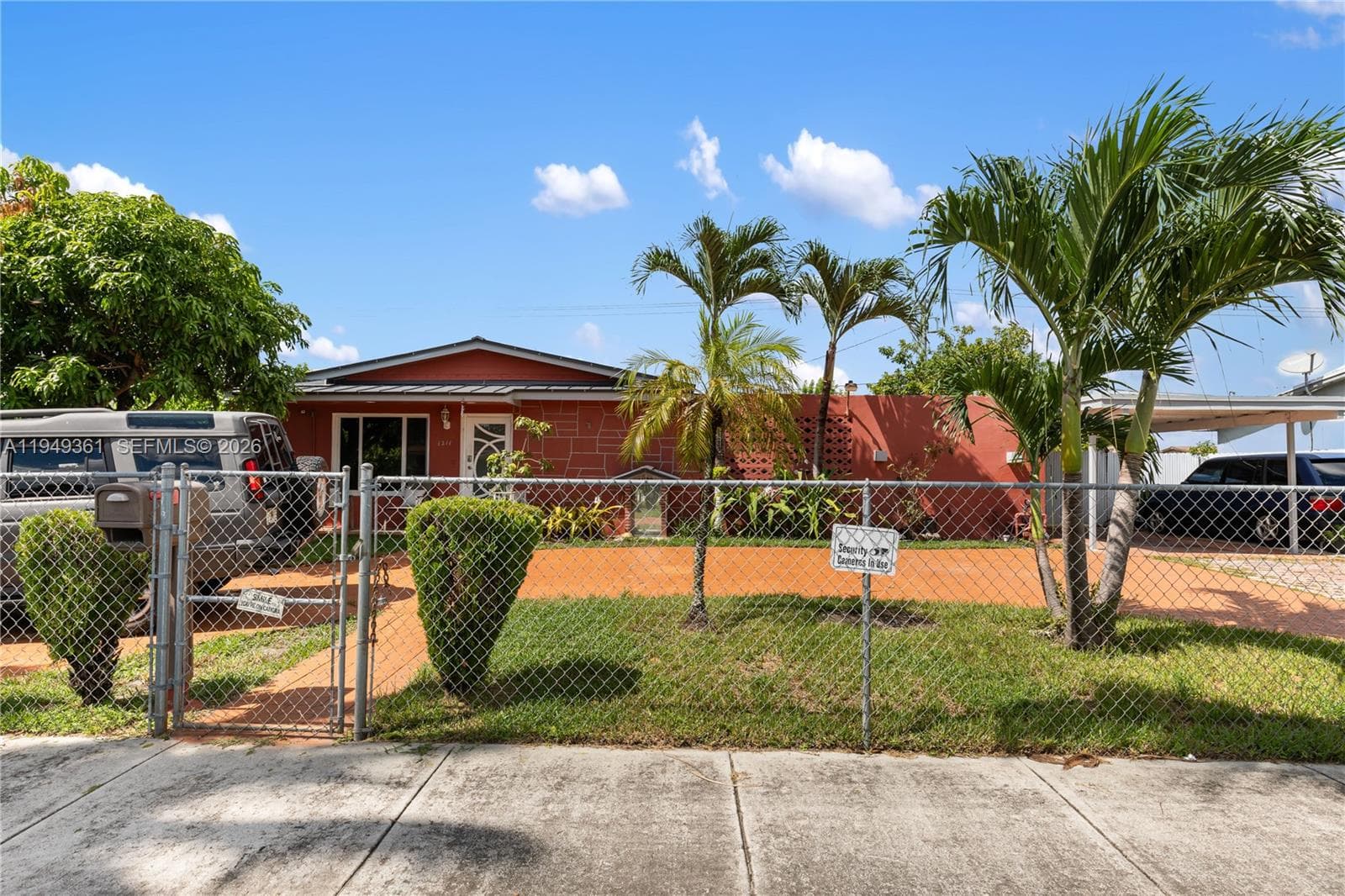 1211 NW 179th St, Miami Gardens FL 33169 — 1