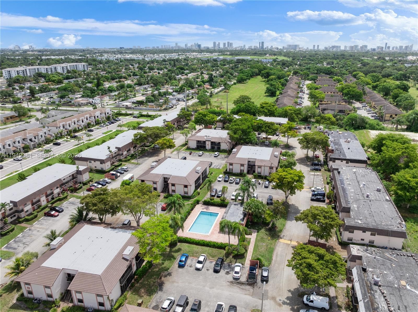 20905 NE 8th Ct # 36, Miami FL 33179 — 35