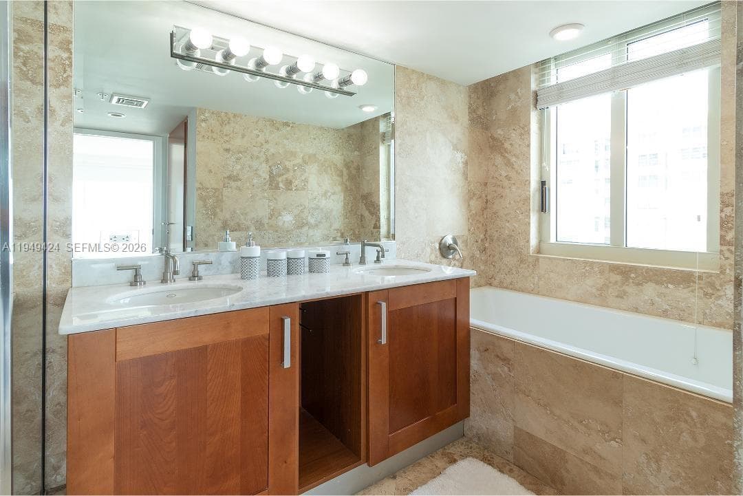 Spiaggia Ocean Condo, Surfside, FL — 21