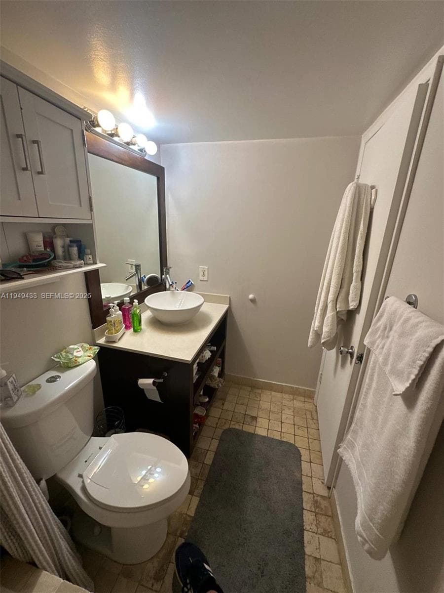 5880 Collins Ave # 705, Miami Beach FL 33140 — 26