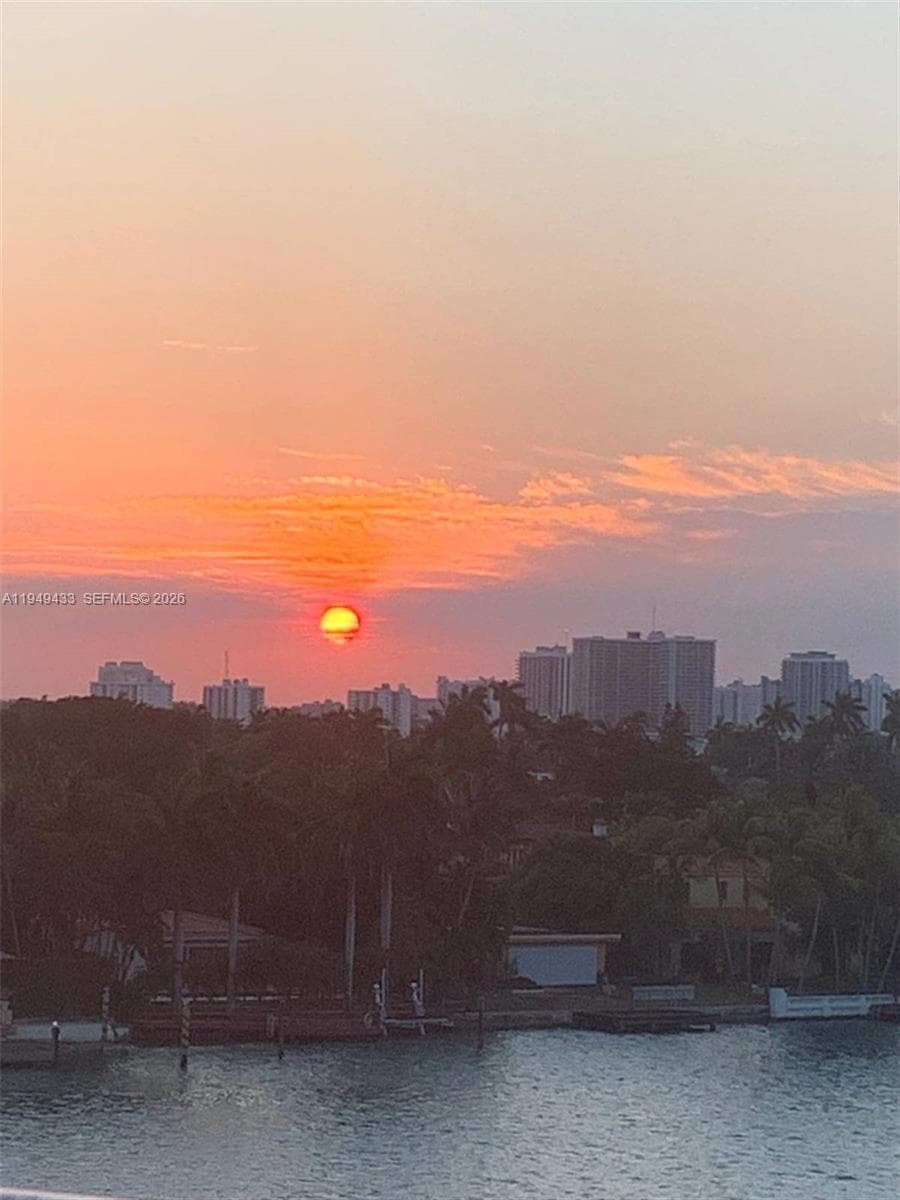 5880 Collins Ave # 705, Miami Beach FL 33140 — 22