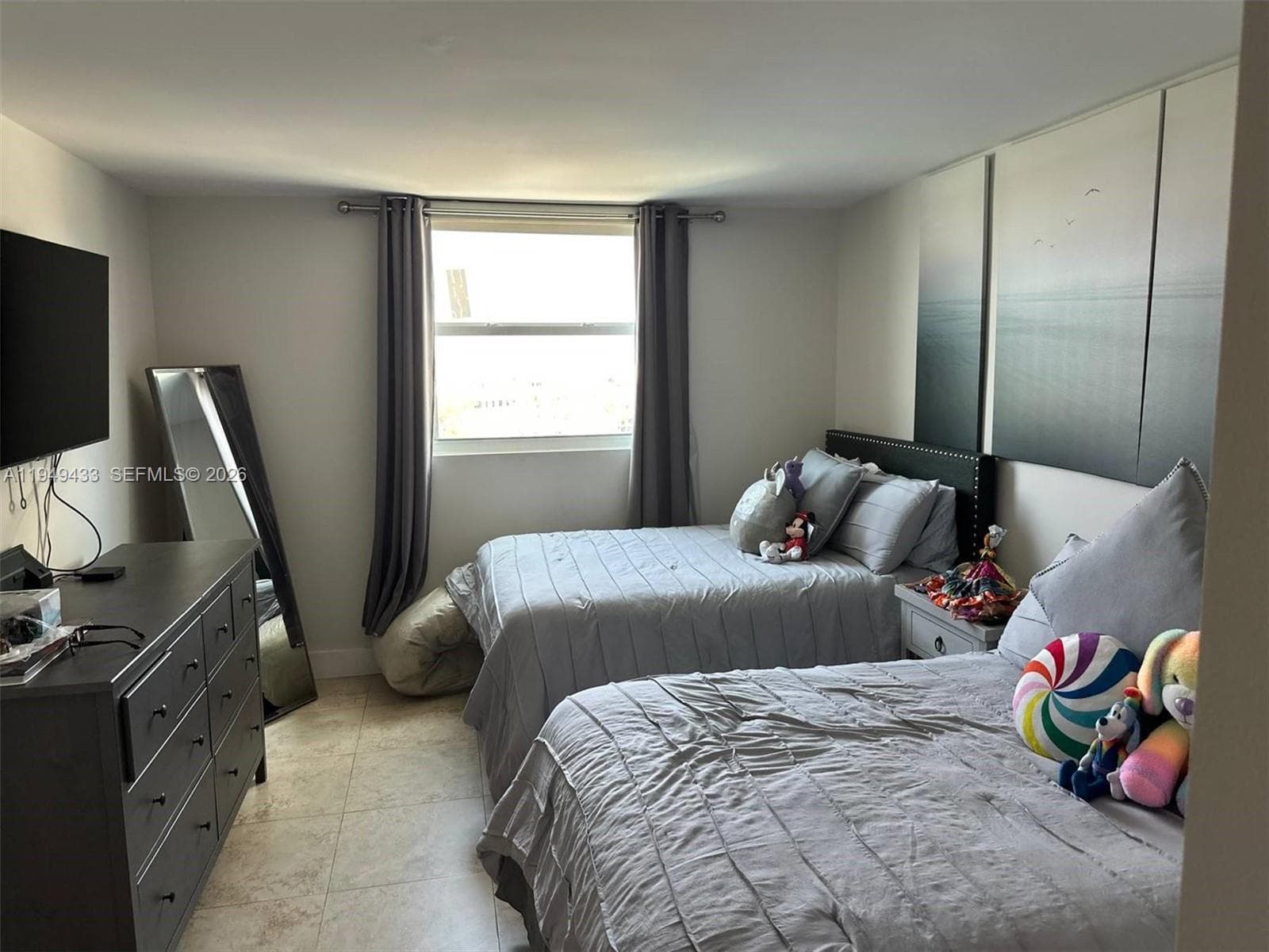 5880 Collins Ave # 705, Miami Beach FL 33140 — 31