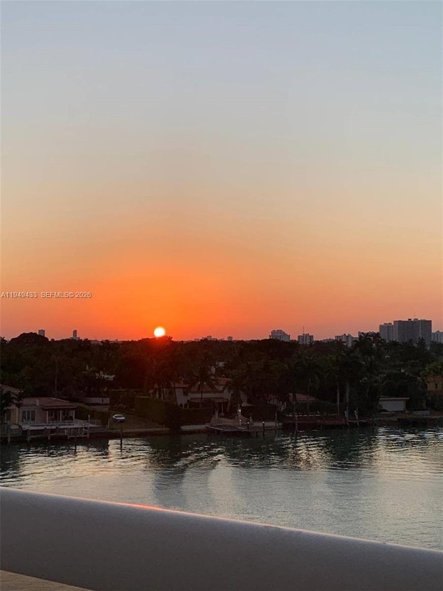 5880 Collins Ave # 705, Miami Beach FL 33140 — 21