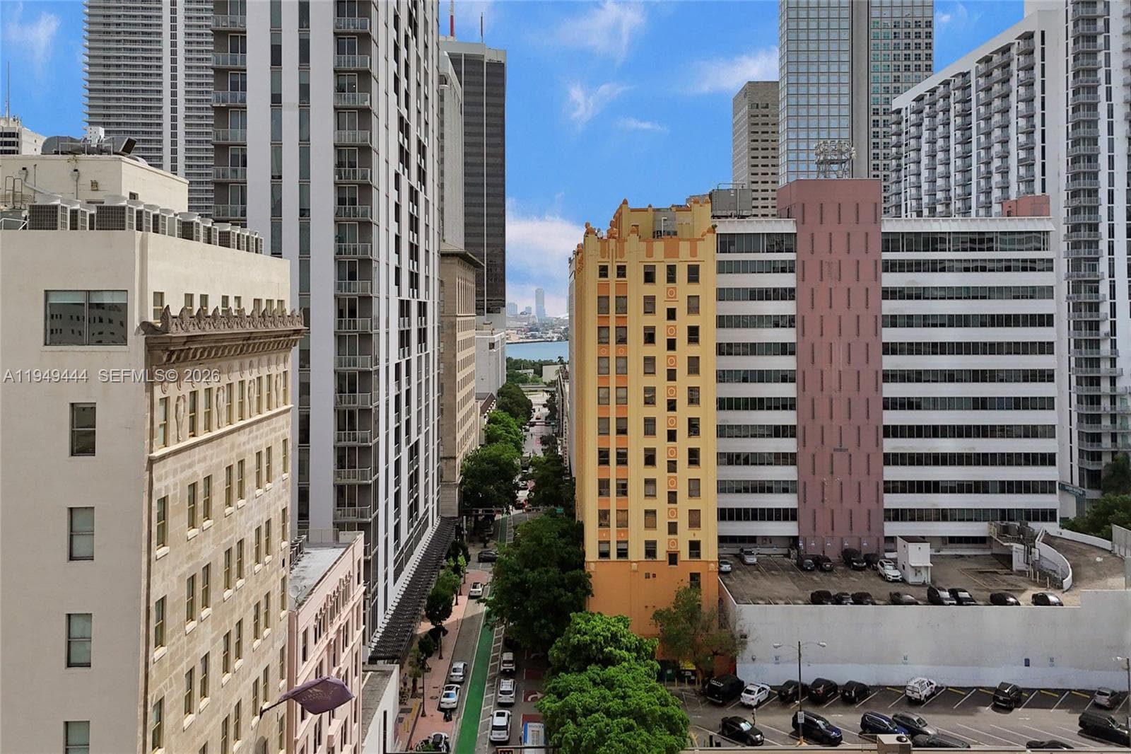 168 SE 1st St # 1200, Miami FL 33131 — 2