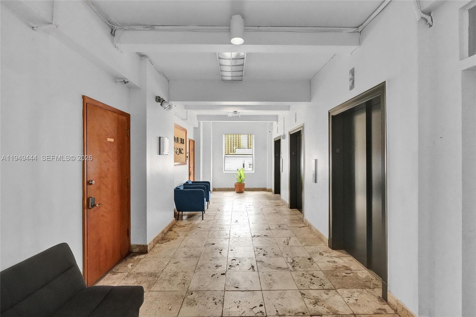 168 SE 1st St # 1200, Miami FL 33131 — 10