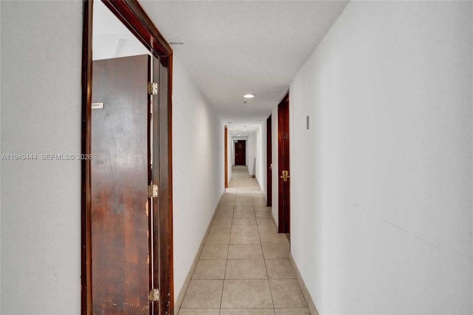 168 SE 1st St # 1200, Miami FL 33131 — 11