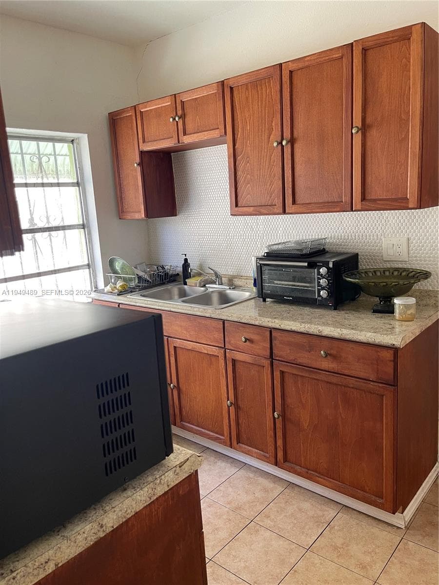 1120 NW 31st St, Miami FL 33127 — 6