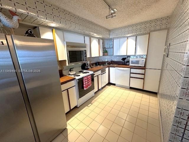 6423 Collins Ave # 809, Miami Beach FL 33141 — 6