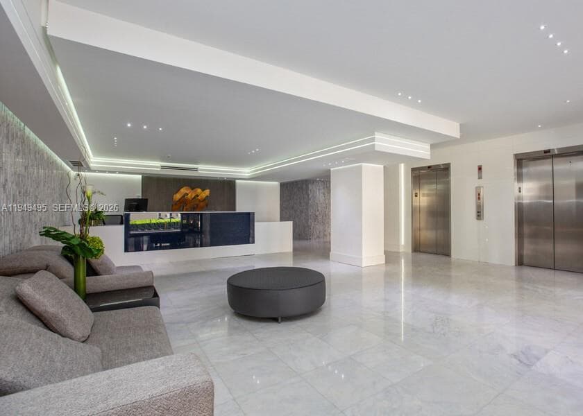 6423 Collins Ave # 809, Miami Beach FL 33141 — 15
