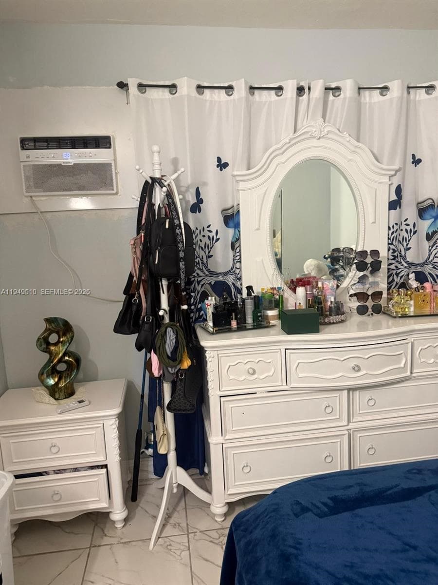 350 E 21st St # 108, Hialeah FL 33010 — 2
