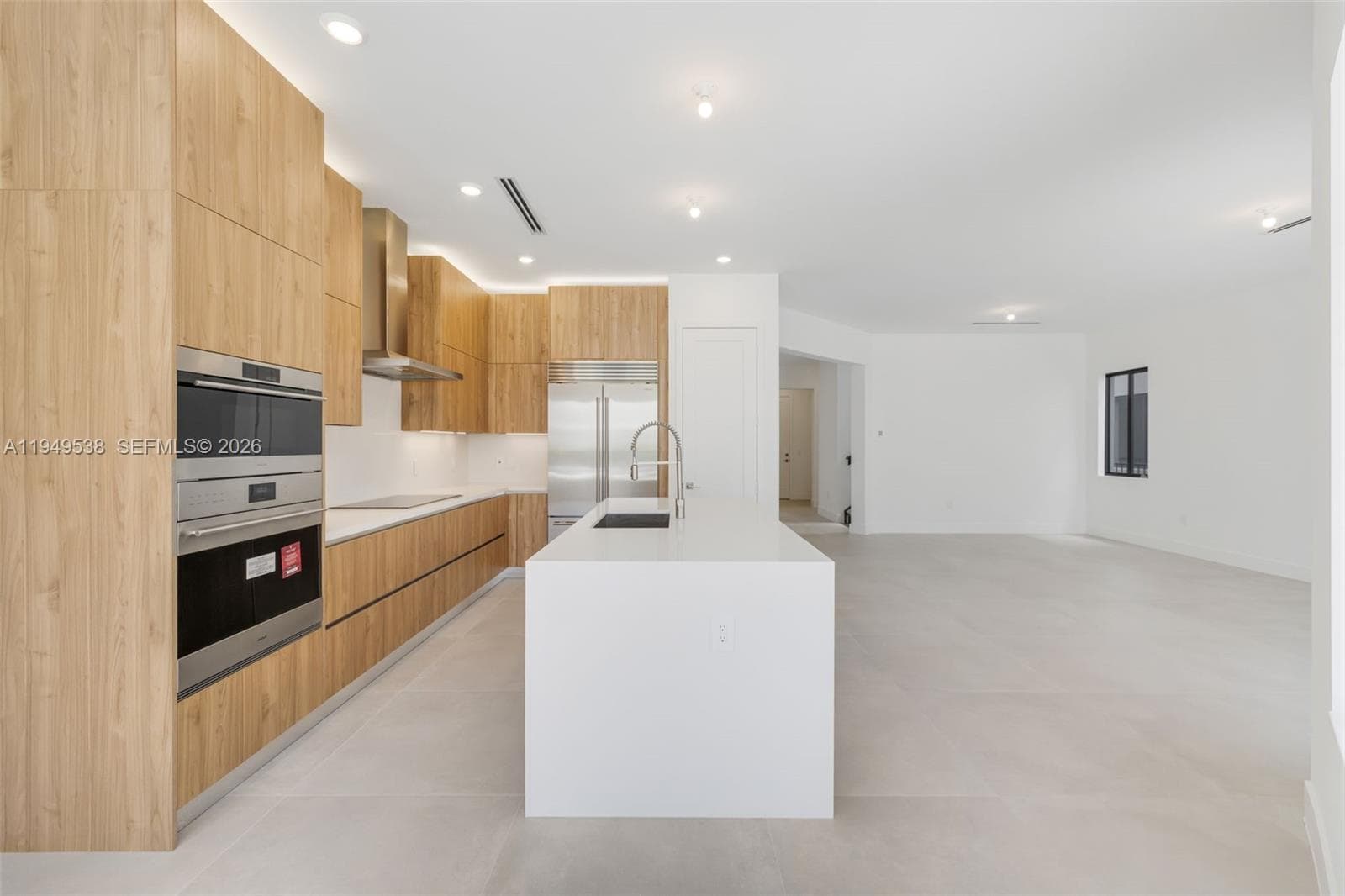19670 NE 14th Ct # 19670, Miami FL 33179 — 17