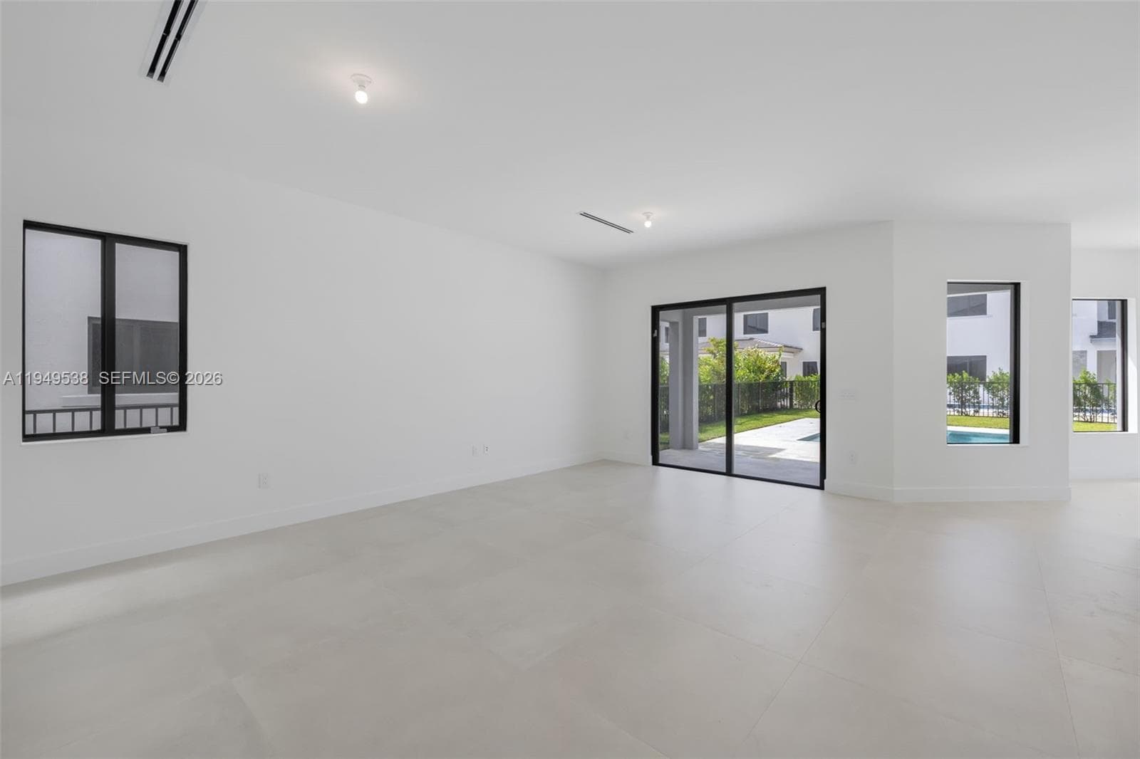 19670 NE 14th Ct # 19670, Miami FL 33179 — 12