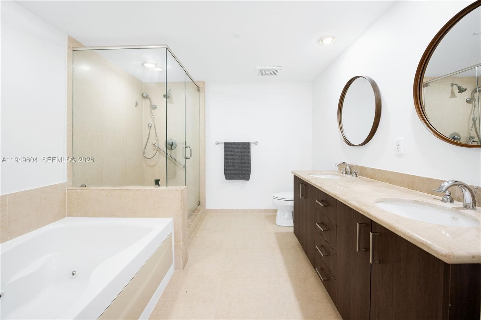 50 Biscayne Blvd # 3904, Miami FL 33132 — 15
