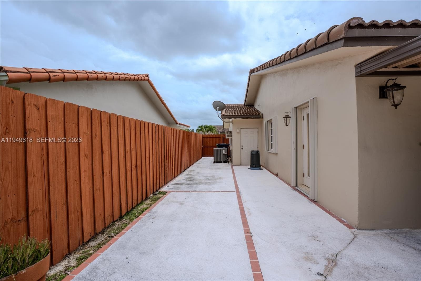 2431 SW 124 AVE, Miami FL 33175 — 16