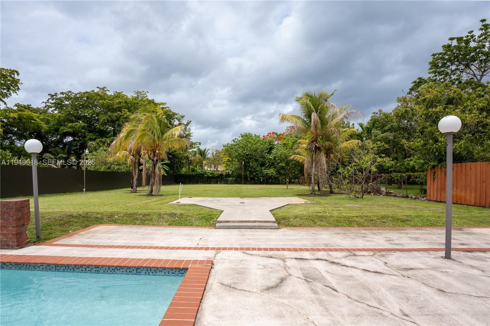 2431 SW 124 AVE, Miami FL 33175 — 20