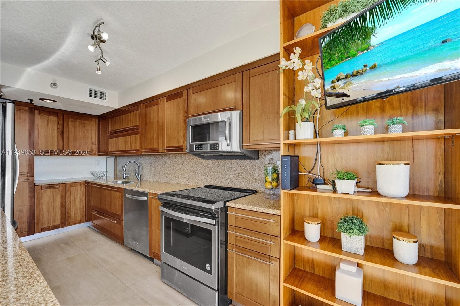 3500 Mystic Pointe Dr # 3601, Aventura FL 33180 — 32