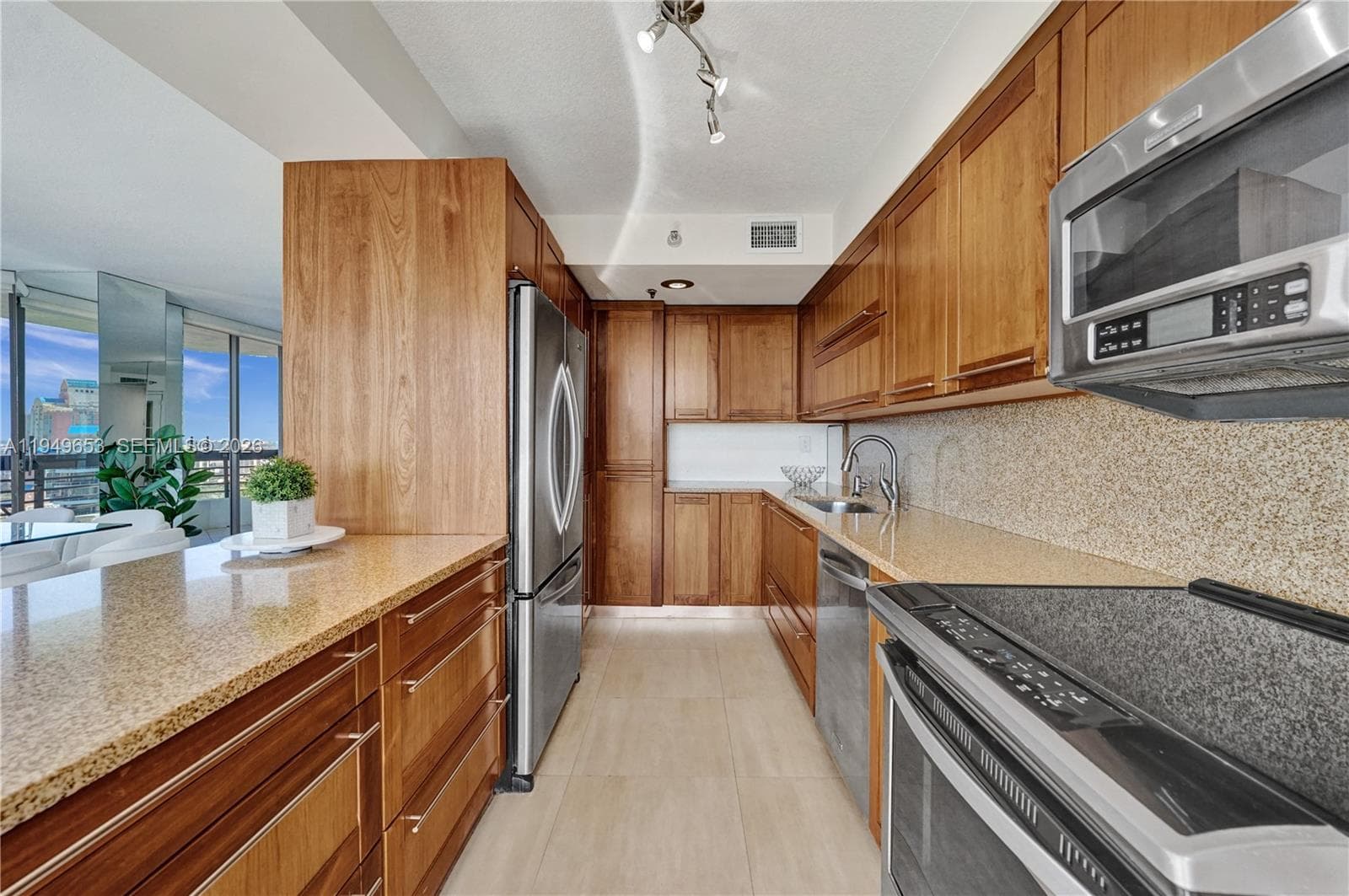 3500 Mystic Pointe Dr # 3601, Aventura FL 33180 — 34