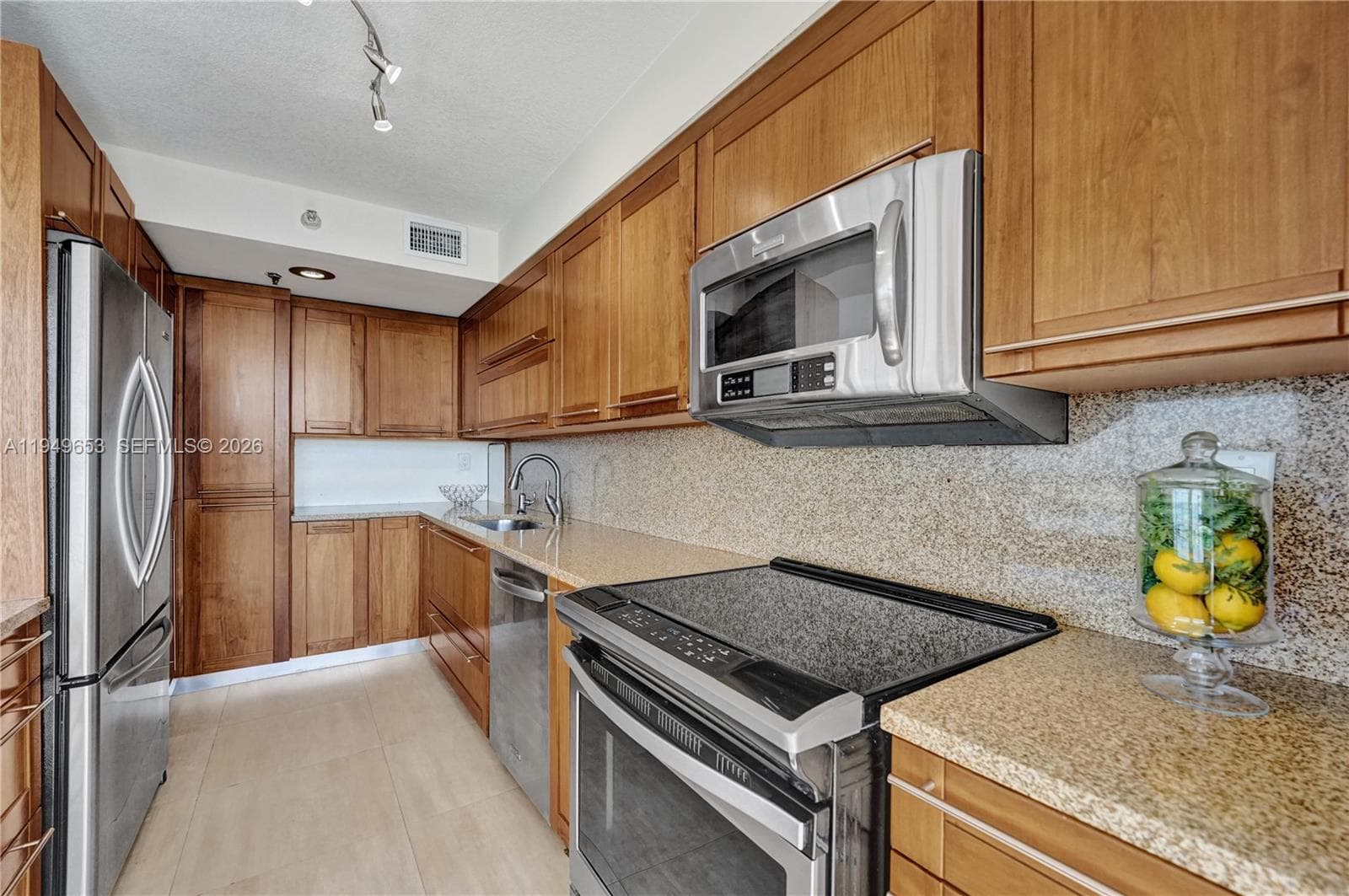 3500 Mystic Pointe Dr # 3601, Aventura FL 33180 — 33