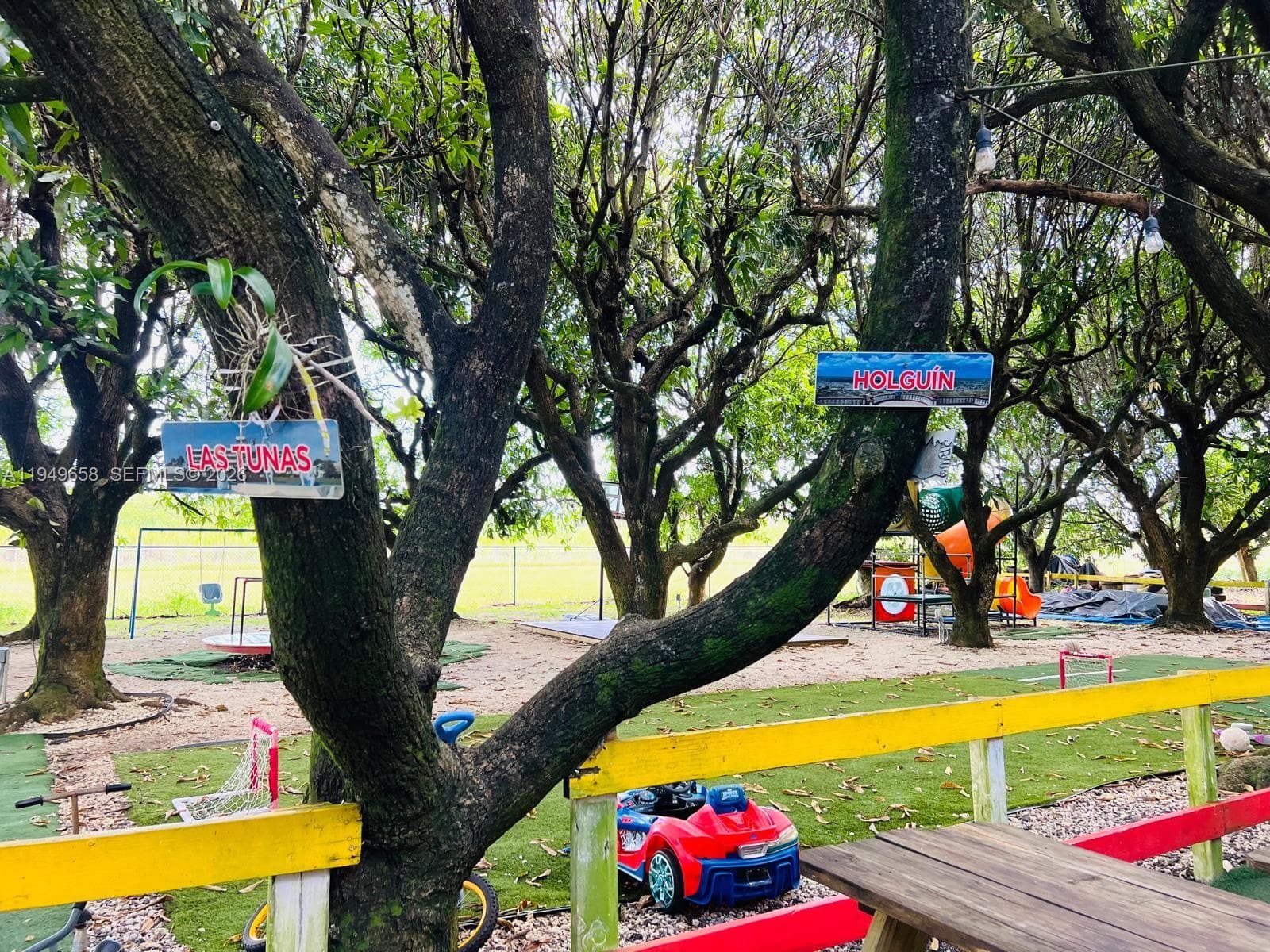 Miami, FL — 12