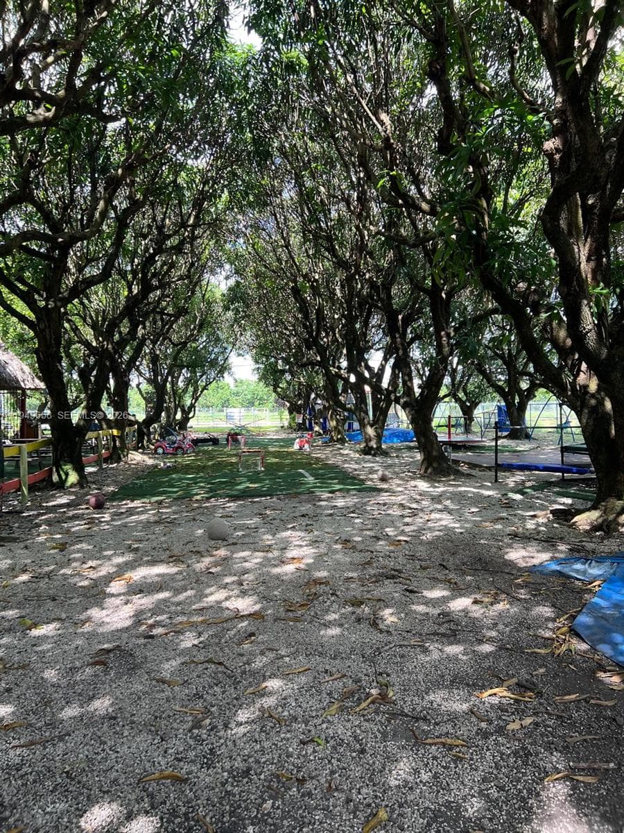 Miami, FL — 14