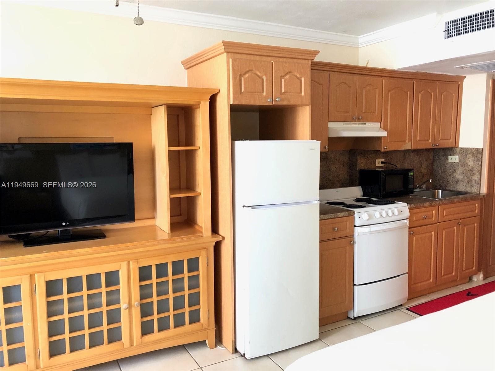 19201 Collins Ave # 823, Sunny Isles Beach FL 33160 — 10