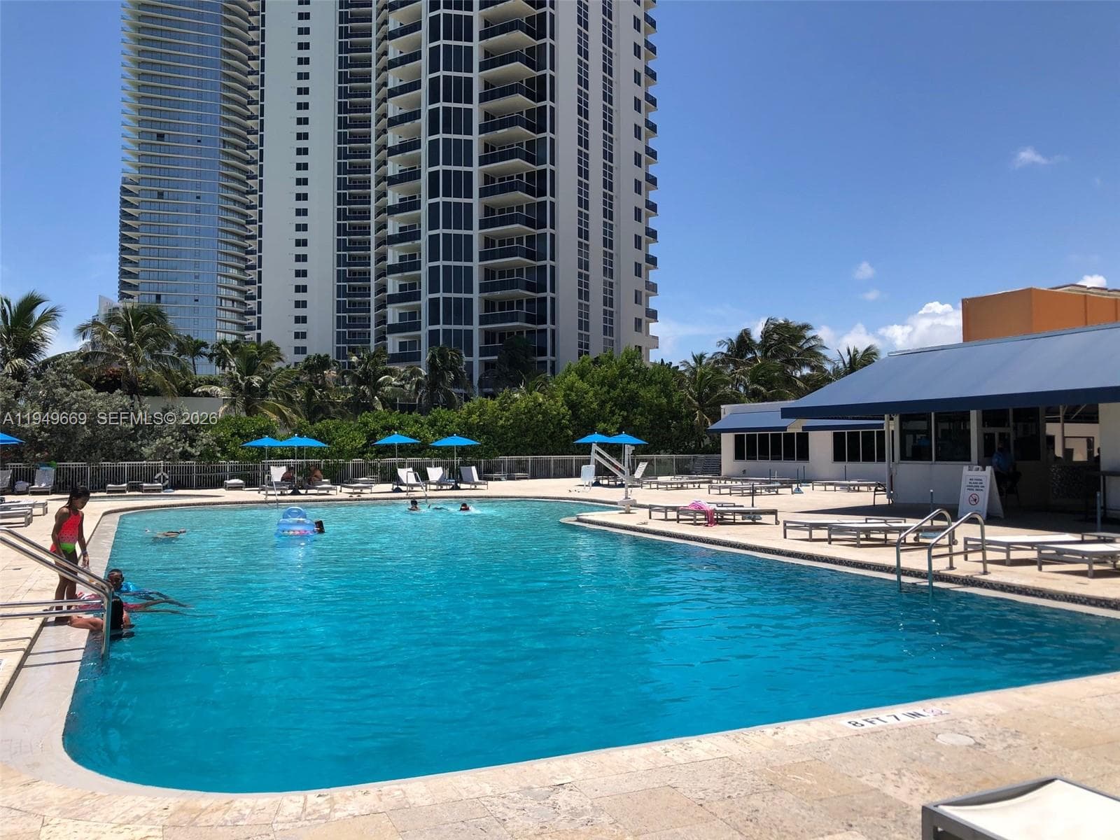 19201 Collins Ave # 823, Sunny Isles Beach FL 33160 — 19
